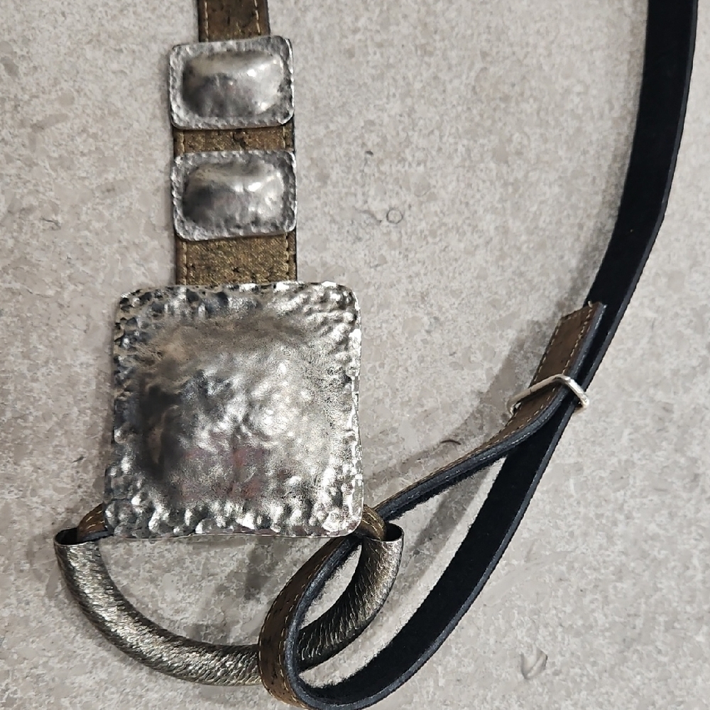 Silver and Black Women's Belt - Picture 5 of 7